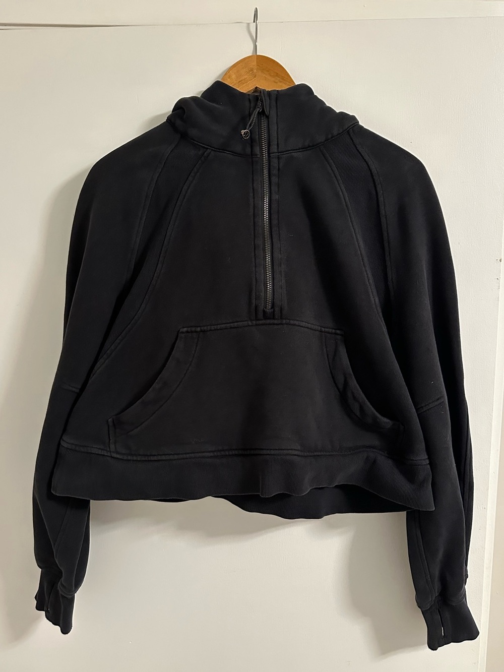 Lululemon Scuba Cropped hoodie